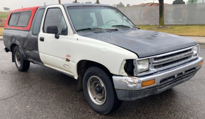 1991 TOYOTA PICK UP AFTERMARKET STEREO