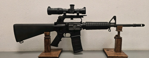 Bushmaster XM15-E2S 5.56 Semi Automatic Rifle With Vector Optic 1-4x24 Scope-- L133180