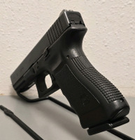 Glock 22 .40S&W Semi Automatic Pistol With (2) Extra Magazines And Case-- GXX762 - 3