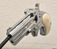 Davis Industries Model D-22 .22LR Top/Bottom Derringer Pistol-- 407441 - 5