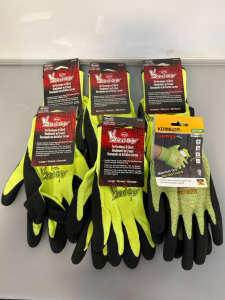 (6) Pairs Of Outdoor/ Work Gloves