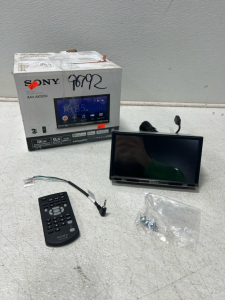 Sony XAV-AX3000 Media Receiver with Bluetooth