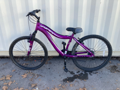 26&rdquo; Purple Hyper Bike