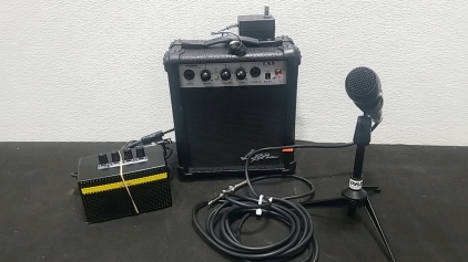 LYON LA5 Amp, Pyle Mic w/Stand, Donner Distributer