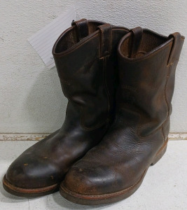 (1) Chippewa Leather Work Boots - Vibram Sole - Size 12