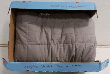 (1) Weighted Blanket - Twin Size - Like New