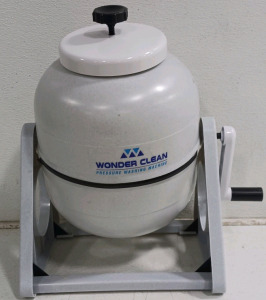 (1) Wonder Clean Pressure Washing Machine