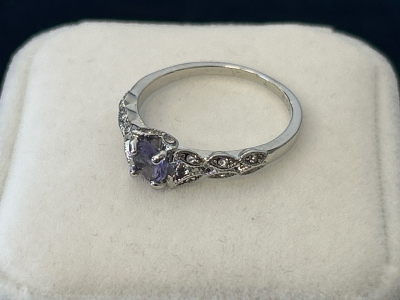 Size 8 Beautiful Amethyst Ring