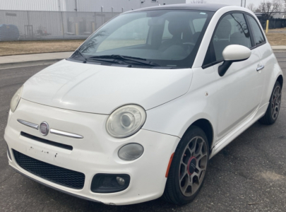 2012 FIAT 500 - LEATHER SEATS - AFTERMARKET STEREO!