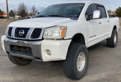 2005 NISSAN TITAN - LEATHER HEATED SEATS