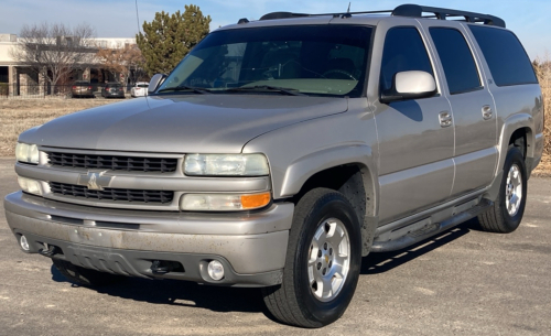 2004 CHEVROLET SUBURBAN - 4X4!