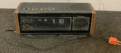 Vintage Flip Digital Flip Clock Radio