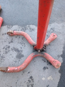 (1) Heavy-Duty Adjustable Pipe Stand - Red<br/>