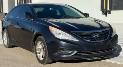 2013 HYUNDAI SONATA - BLUETOOTH STEREO!