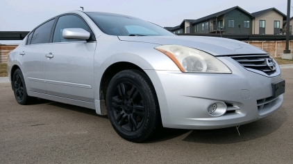 2012 NISSAN ALTIMA - TINTED WINDOWS!