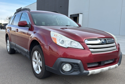 2013 SUBARU OUTBACK - SUNROOF!