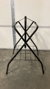Collapsible Saddle Stand