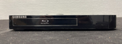 (1) Samsung Blu-ray DVD Player