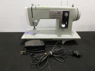 Vintage Sears Kenmore Sewing Machine 158.841