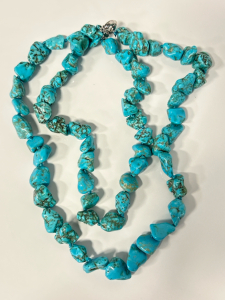 32" Beautiful Turquoise Stone Necklace