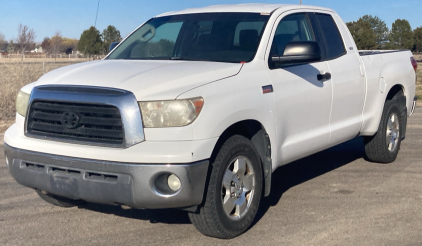 2008 TOYOTA TUNDRA - CLEAN INTERIOR