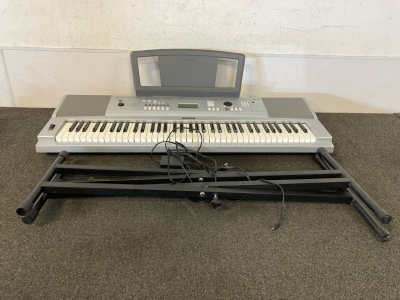 Yamaha Keyboard - Portable Grand DGX-220