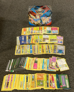 Pok&eacute;mon Cards & Collectible Tin