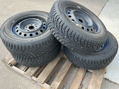 Set Of 4 Studded Tires Sailun Ice Blazer (215/ 60R16)