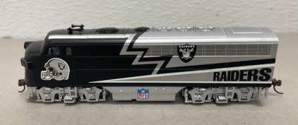 Hawthorn Village &ldquo;The Oakland Raiders Locomotive&rdquo; Electric Train W/ C.O.A.