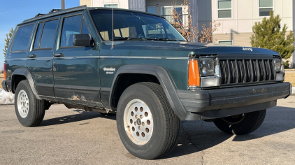 1993 JEEP CHEROKEE - 4X4!