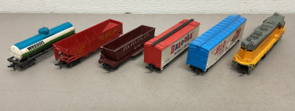 (6) Union Pacific #3258 Diesel Locomotive H.O. Train W/ Cargo Cars, Oil Car, And Gondola Cars