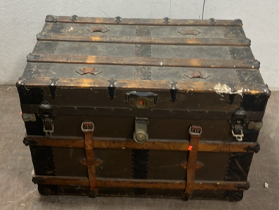 (1) John T Barnum Trunk