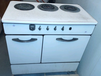 Vintage (White) Stove Oven w/ Built In Fryer