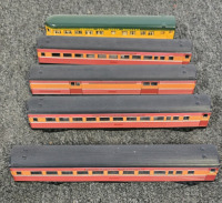 (4) Model Train Engines And (5) Piece Train Car Set - 4