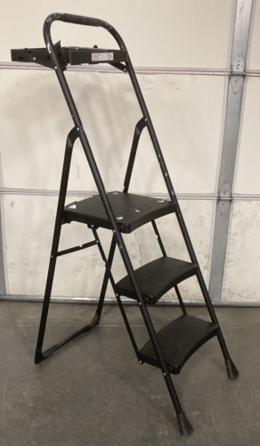 Step Ladder w/Tray