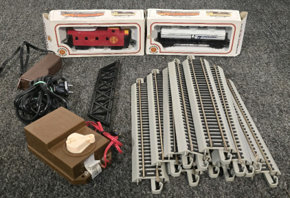 (2) Model Train Carts In Box, Model Train Trains, Power Supply And Track Switch