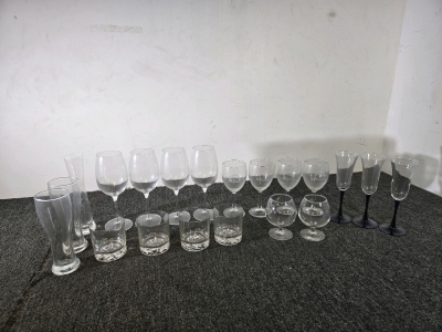 (20) Glass Wine Glasses/Cups