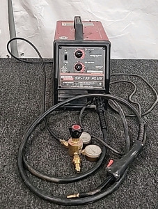 Lincoln Mig SP 135 plug and play welder. Very nice machine for the home shop. Argon bottle not included. Welder, This Item comes from the Nampa High school Shop..