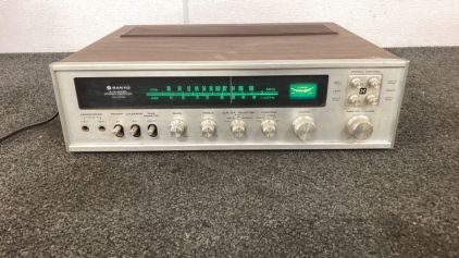 Vintage Sanyo 4 Channel Stereo Receiver