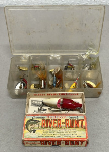 Collectible Heddon River Runt &ldquo;Spook Model&rdquo; Lure, (20+) Assorted Fishing Lures In Plastic Tackle Box