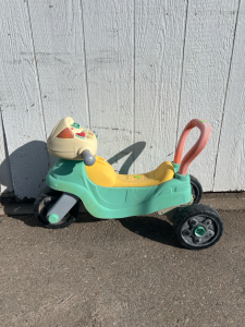 (1) VTech 3in1 Step&Roll Motorbike, Suitable For Children Aged 1-3 Years old