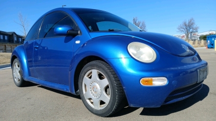 2003 VOLKSWAGEN NEW BEETTLE - CLEAN!