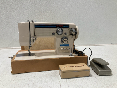 Vintage Spiegel Vogue Stitch 805B Sewing Machine w/Box Of Accessories