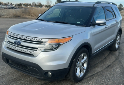 2015 FORD EXPLORER - AWD!