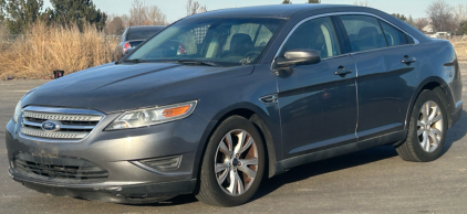 2011 FORD TAURUS - AWD!