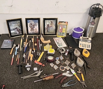 3D Native American Photo's Paintbrushes.. Locking Gas Cap.. Large Coffee Pot.. Calculator.. Small Crockpot and More