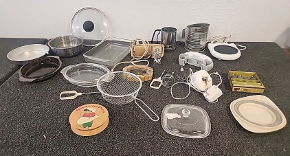 Kitchen Items Flower Sifters .. Pyrex Cake Pans.. Sunbeam Mixer.. Electric Handheld Can Opener .. Salon Hot Plate.. and More...