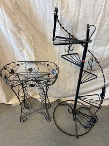 Metal Yard Stands