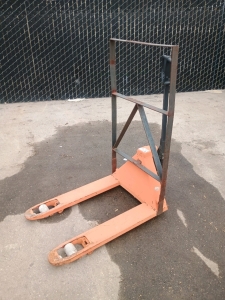 (1) Heavy-Duty Pallet Jack w/ Extended Backrest