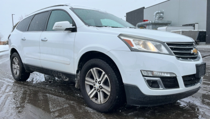 2016 CHEVY TRAVERSE - AWD - BOSE STEREO!